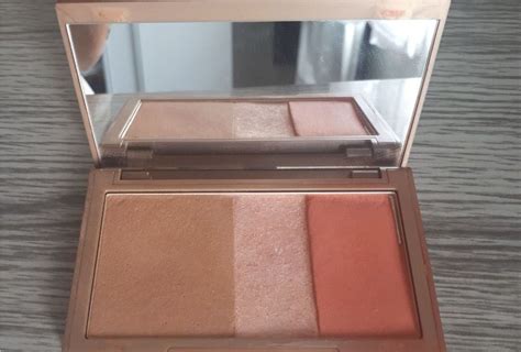 Paleta Naked Original Bronnzer Iluminador E Blush Maquiagem Feminina Urban Decay Usado