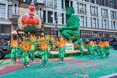 Macys Thanksgiving Day Parade 2023 Facts By The Numbers 5000