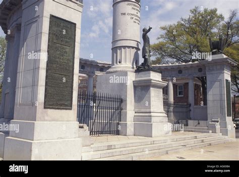 Monument Avenue Richmond Hi Res Stock Photography And Images Alamy