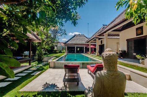3 Bedrooms Villa Kebun Central Seminyak Tripadvisor Holiday Rental In Seminyak
