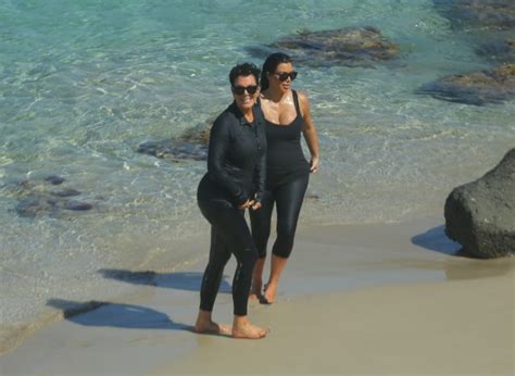 here s proof that kris jenner has the biggest booty in the kardashian