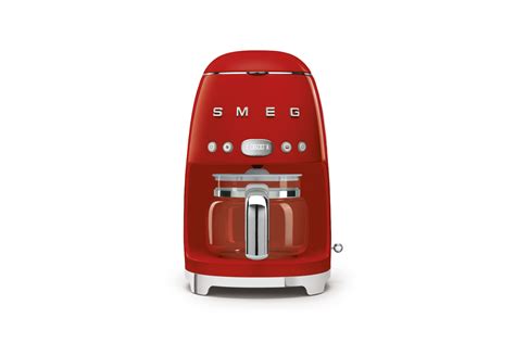 Serve scrumptious drip coffee with a splash of style. Smeg Retro Style Drip Coffee Maker - Red DCF02RDUS | Free ...