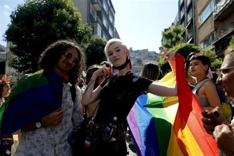 police break up istanbul pride march detain over 150