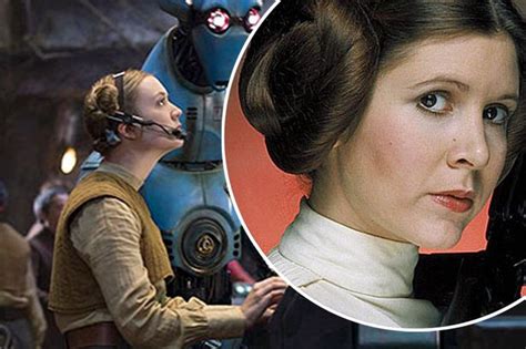 Star Wars Carrie Fishers Daughter Has Mums Iconic Buns As She Poses