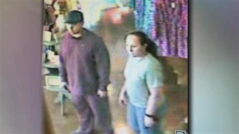 Caught On Camera Police Search For Suspected Shoplifters Kabb