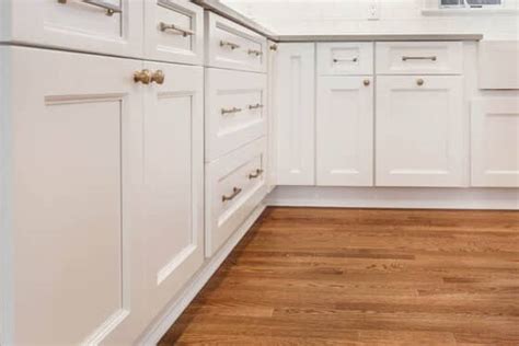 Knobs Or Pulls On Cabinets Differences And Design Ideas