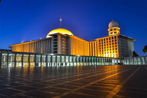 Istiqlal Mosque Jakarta Timings Entry Fees Location Facts