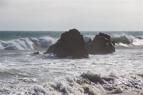 Free Stock Photo Of Ocean Waves Crashing On Rocks