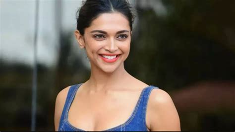 Deepika Padukone Slams Paps For Clicking Pics At Manish Malhotra Show S Backstage Fans Support