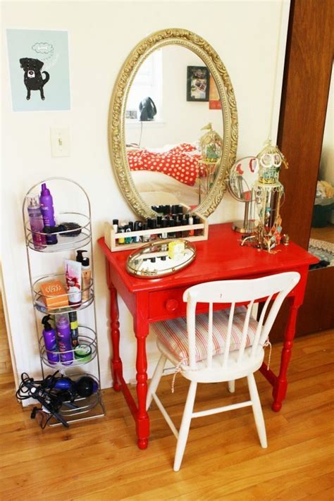 The four hairpin steel legs look pretty clean and are (not surprisingly) extremely sturdy. 8 Easy DIY Makeup Vanity Ideas You Cannot Miss - Balancing ...