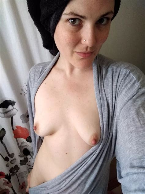 Fresh Outta The Shower Nudes Mombod Nude Pics Org