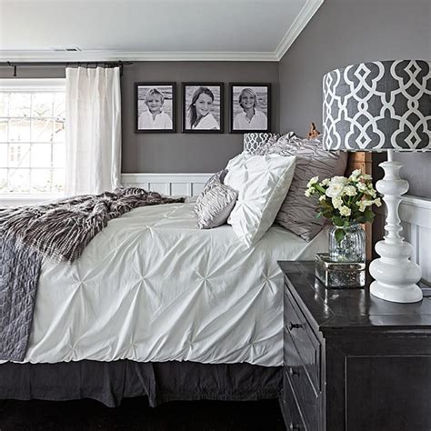If the room is big enough you could have a king size blue and white lights are not ideal for the bedroom because they don't induce sleep and the. Gorgeous Gray-and-White Bedrooms | bedrooms | Pinterest ...