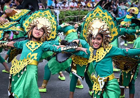 40 Koleski Terbaik Sinulog Festival Costume Simple Jeromesitaly Gambaran