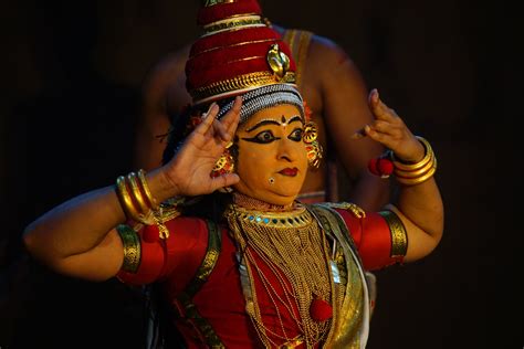 40th soorya festival begins സ ര യ ഫ സ റ റ ന അരങ ങ ണര ന ന.mp3. vijayanmadhavan: Annie Johnson Panikker performing ...