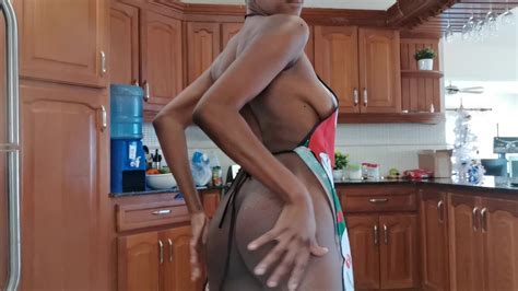 Cooking Slut Hot Ebony Cook And Fuck In The Kitchen Extreme Squirt On