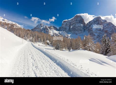 Dolomites Snowboarding Hi Res Stock Photography And Images Alamy