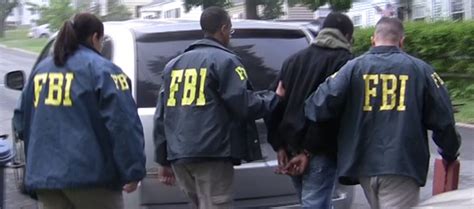 Relocation opportunities are available for you and your family. Qué debe hacer si oficiales del FBI lo paran - Inmigración.com