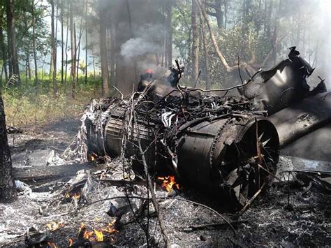 F 16 And Cessna Collide In Deadly Crash Near Sc Highway Cbs News