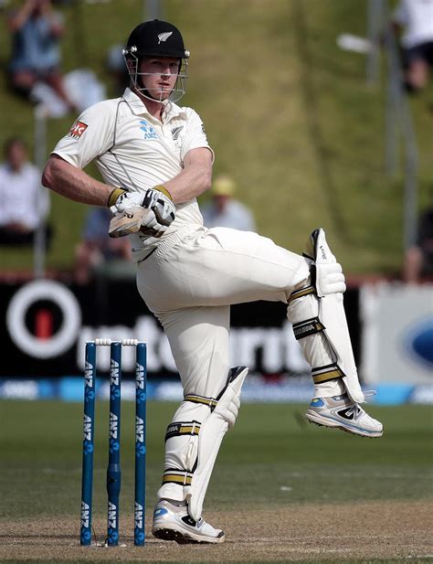 New zealand player james neesham. James Neesham to miss first Test due to rib injury