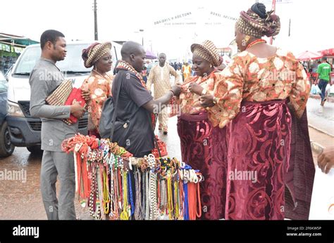 Ijebu Women Buying Traditional Beads Ogun State Nigeria Stock Photo