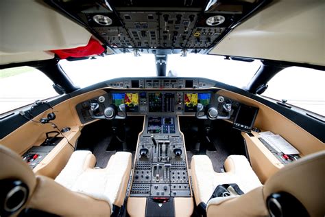 Bombardier aviation works to design, manufacture, and support aviation products. Bombardier Global 5000 | Welcome to the 007 World!