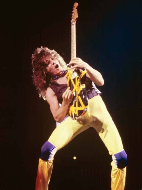 30 Amazing Photographs Of Eddie Van Halen On The Stage From The Late