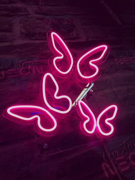 Pin By Tɛɖɖʏ 🥂 On ทℯℴท ƙ¡ ðųท¡ƴα In 2021 Pink Neon Sign Neon Signs Neon Sign Bedroom