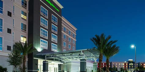 Holiday Inn Hotel And Suites Orlando 6187069765 2x1 