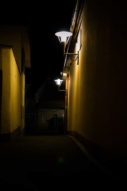 무료 사진 골목 도로 랜 턴 야간 사진 가로등 거리 조명 Pixabay의 무료 이미지 990959