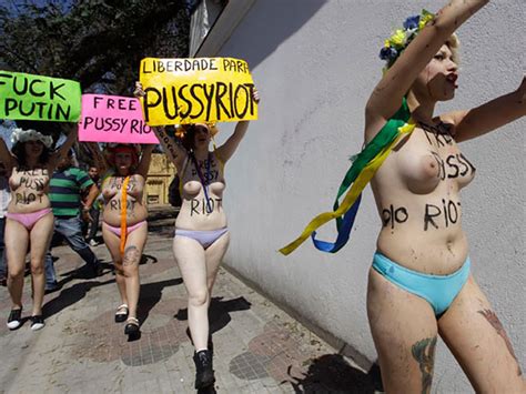 La Banda Rusa Pussy Riot Dar Un Show Gratuito En Brasilia En Defensa