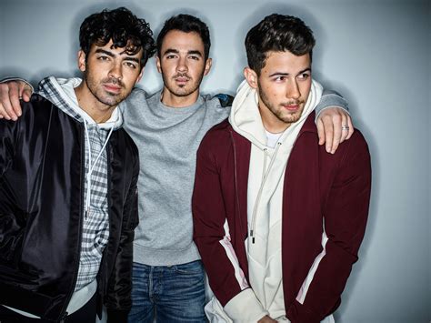 How Tall Are The Jonas Brothers? - Colonel Height