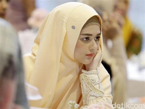 Sudah Tutup Aurat Cut Meyriska Tolak Peran Lepas Hijab Di Sinetron