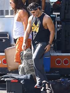 Joe Manganiello Shows Off His Ripped Biceps On Set Of Magic Mike Xxl In Savannah Daily Mail Online