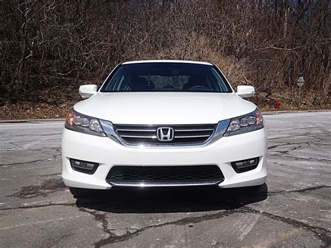 The ninth generation of the honda accord for the u.s. Review: 2014 Honda Accord - a classy and economical family ...