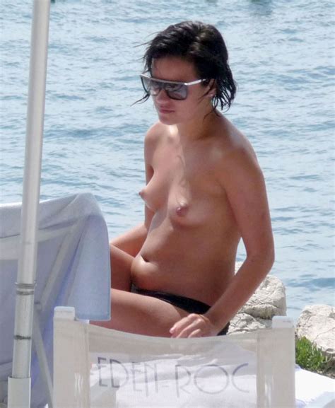 Lily Allen Topless In Cannes Picture Original Lily Allen