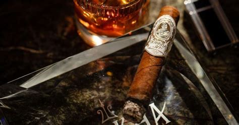 The Best Cigars To Smoke After An Epic Thanksgiving Meal Maxim