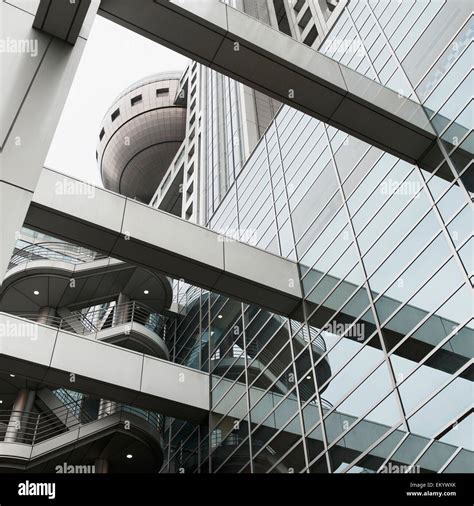 Fuji Tv Building Tokyo Japan Stock Photo Alamy