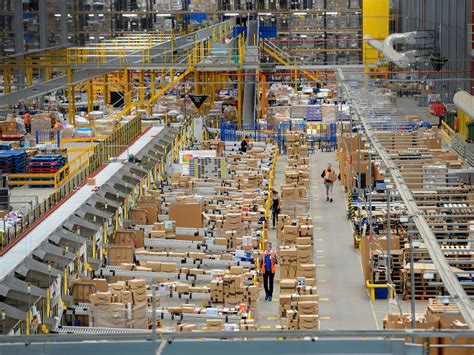 Amazon Creating 7000 New Jobs Including 800 Seasonal