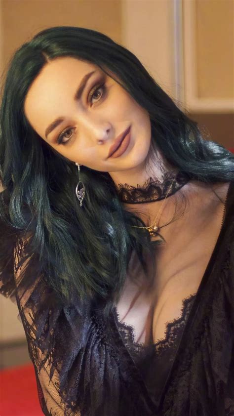 Emma Dumont Nudes By Damianoaks