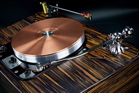 Why Audiophiles Are Hunting For Vintage Turntables