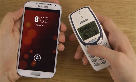 Experimento nokia tijolão vs liquidificador blindado. Vídeo compara velocidade do Galaxy S4 com Nokia tijolão ...