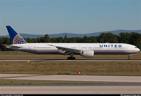 N2534u United Airlines Boeing 777 322er Photo By Alexander Zur Id