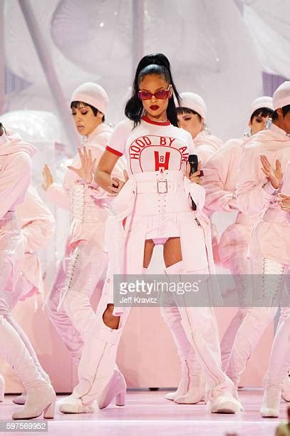 vma rihanna photos and premium high res pictures getty images