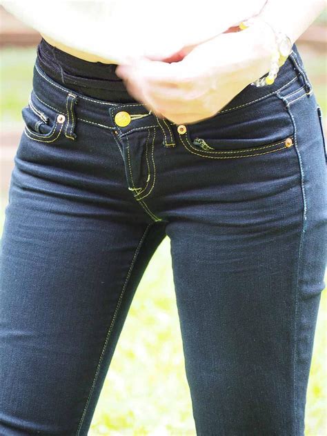 ボード「tight Jeans Woman」のピン