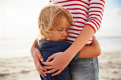 7 Señales Que Demuestran Que Tu Hijo Necesita Más Cariño