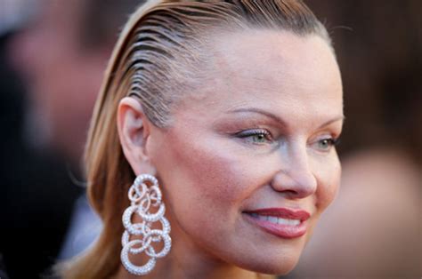 Pamela Anderson New Look Plastic Surgeon Explains Baywatch Stars