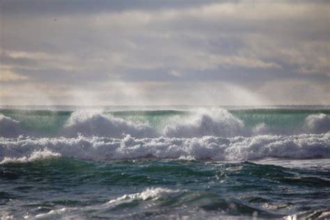 High Sea Wave During Storm — Stock Photo © Jimfilim 5152605
