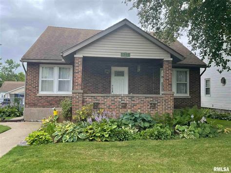 827 3rd Ave S, Clinton, IA 52732 | MLS# QC4223890 | Trulia