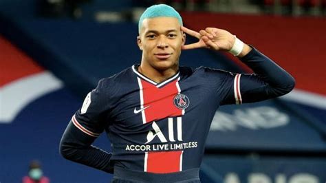 french crop psg s mbappe debuts new blue hairdo barcelona s griezmann rocks braids espn