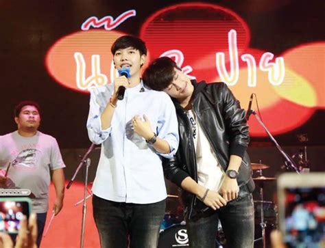 Music video เพลงประกอบ บ้านสิงห์สตอรี่เพลง : เปิดใจ นุ๊ก&ปาย คู่จิ้นแห่งปี โด่งดังเพียงชั่วข้ามคืนจาก ...